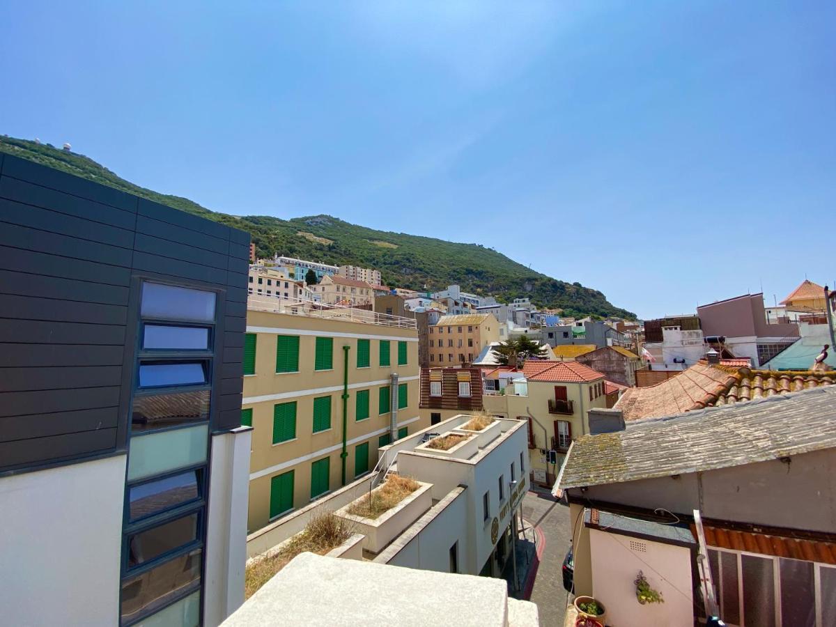 Deluxe City Centre Two Bedroom - Grand Central House Gibraltar Bagian luar foto