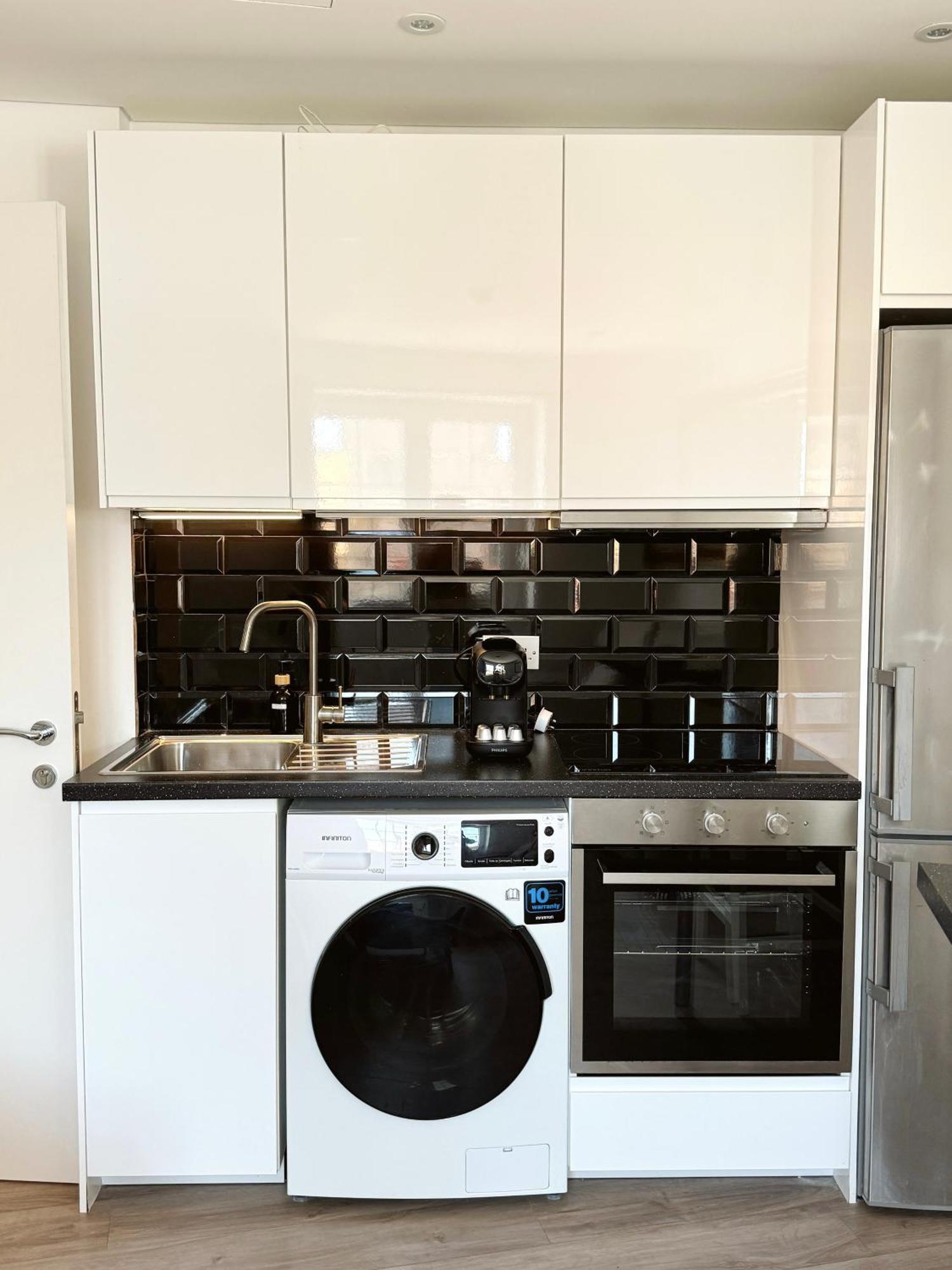 Deluxe City Centre Two Bedroom - Grand Central House Gibraltar Bagian luar foto