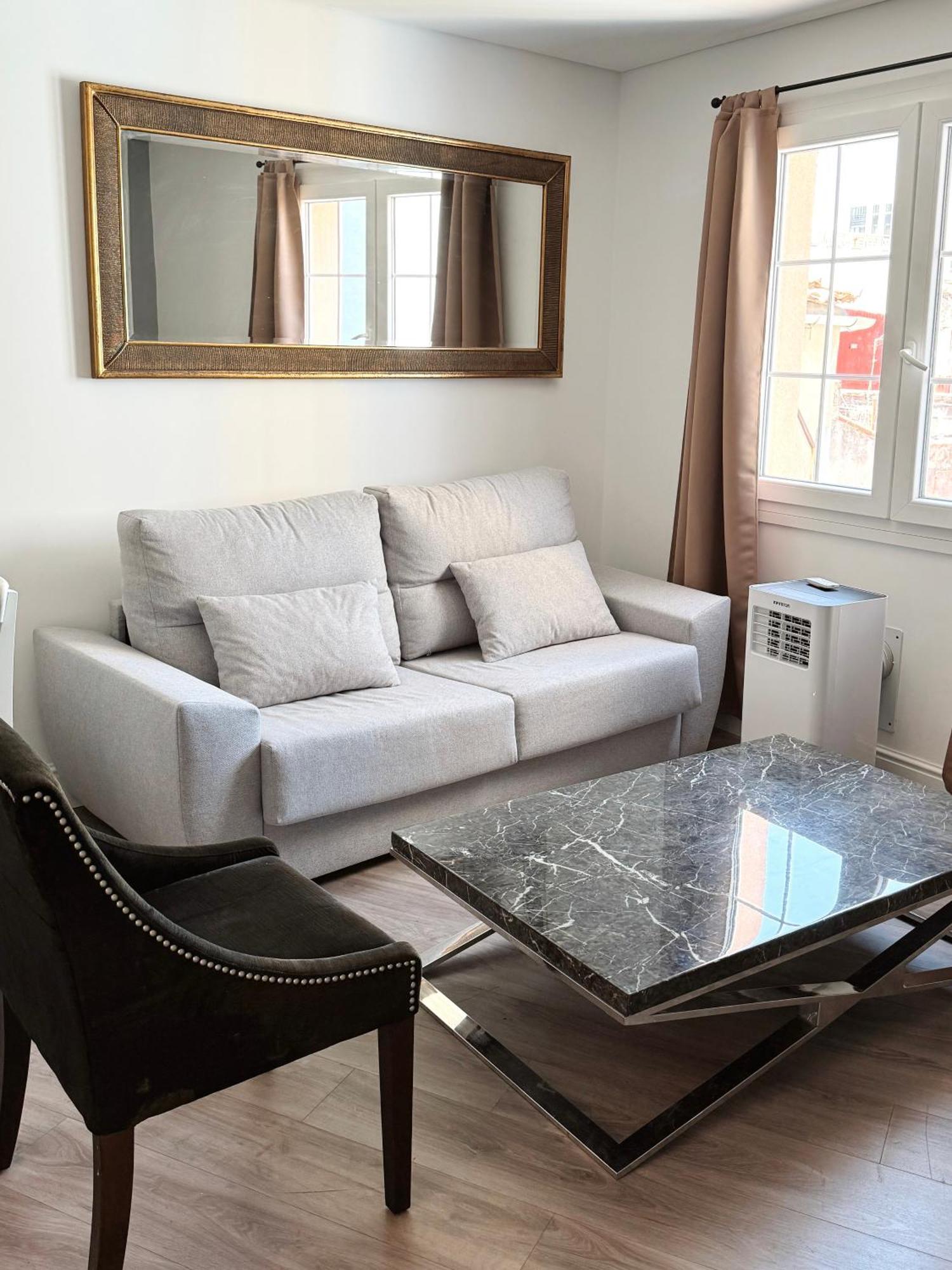 Deluxe City Centre Two Bedroom - Grand Central House Gibraltar Bagian luar foto