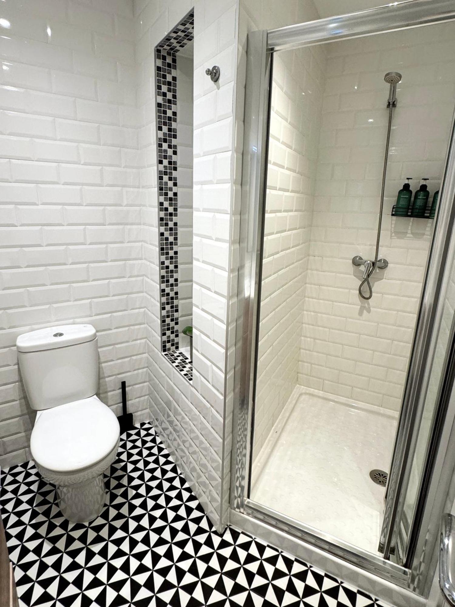 Deluxe City Centre Two Bedroom - Grand Central House Gibraltar Bagian luar foto