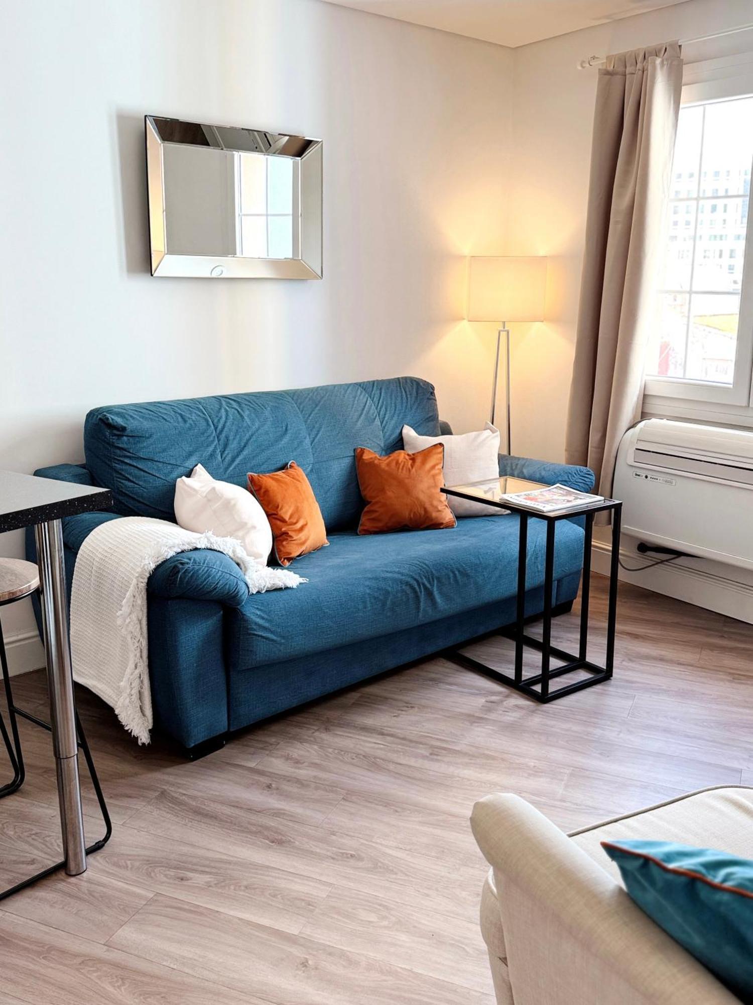 Deluxe City Centre Two Bedroom - Grand Central House Gibraltar Bagian luar foto